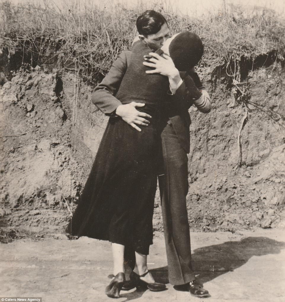Bonnie and Clyde Kissing