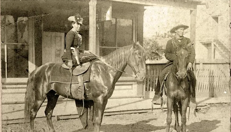 Belle Starr riding her horse