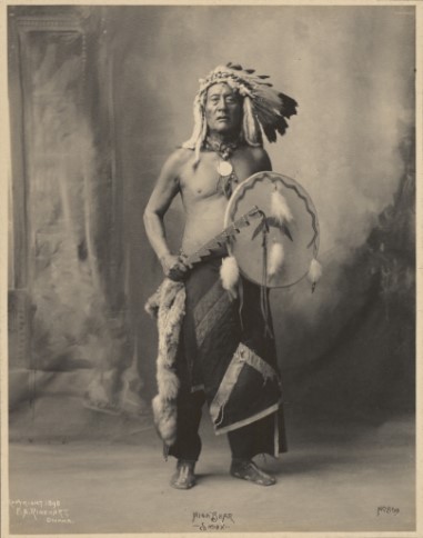 Sioux Tribe elder hunter