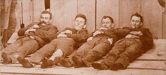 19 Dalton Gang dead 1892 | <strong>Extraordinary Law Enforcement Photos in the Old West </strong>